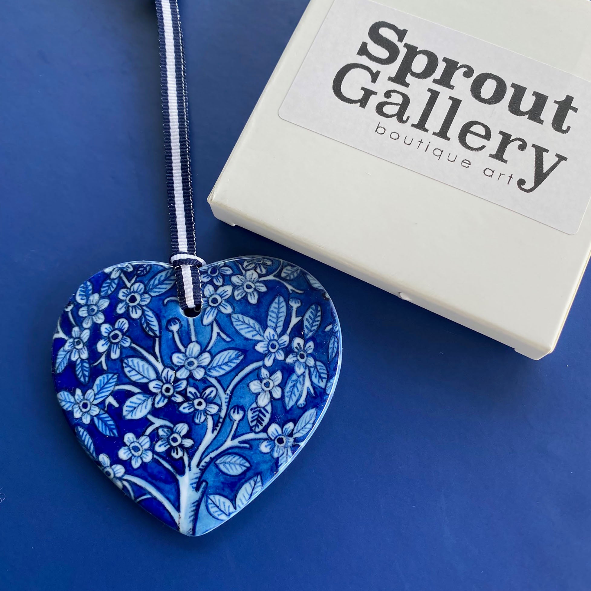 Flower Berry Heart ornament