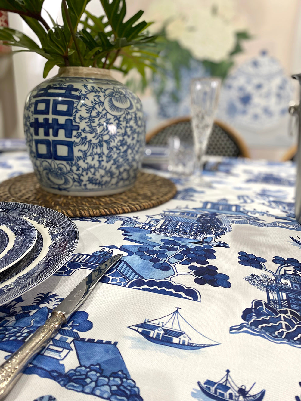 Blue and white Willow pattern tablecloth
