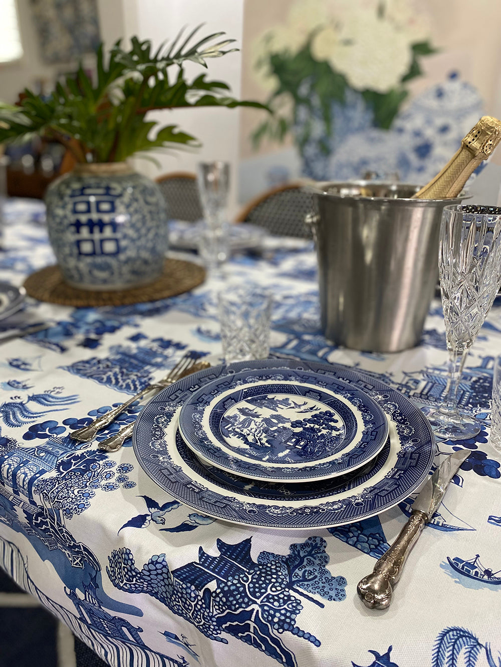 Blue and white Willow pattern tablecloth
